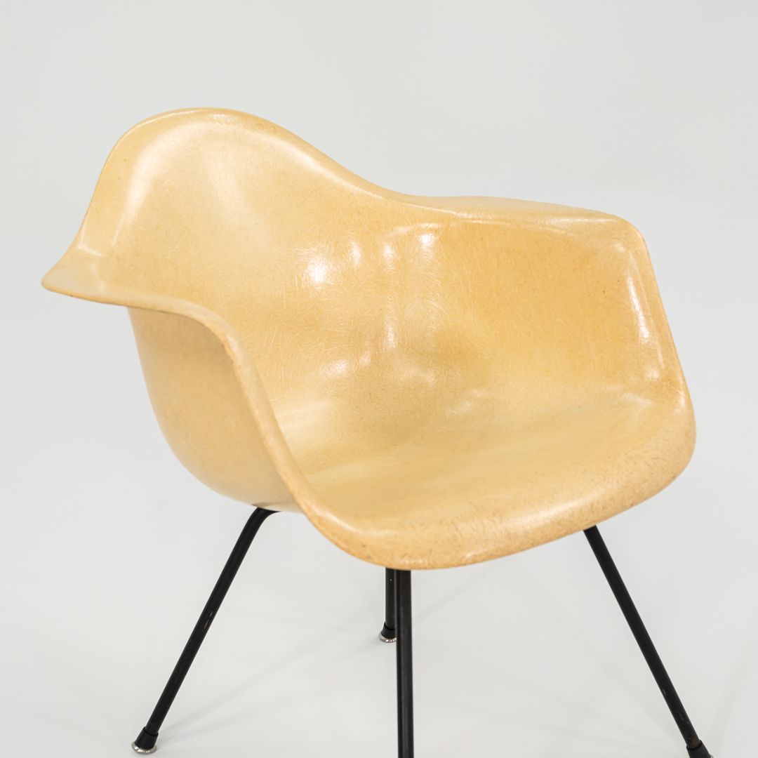 MAX Armchair