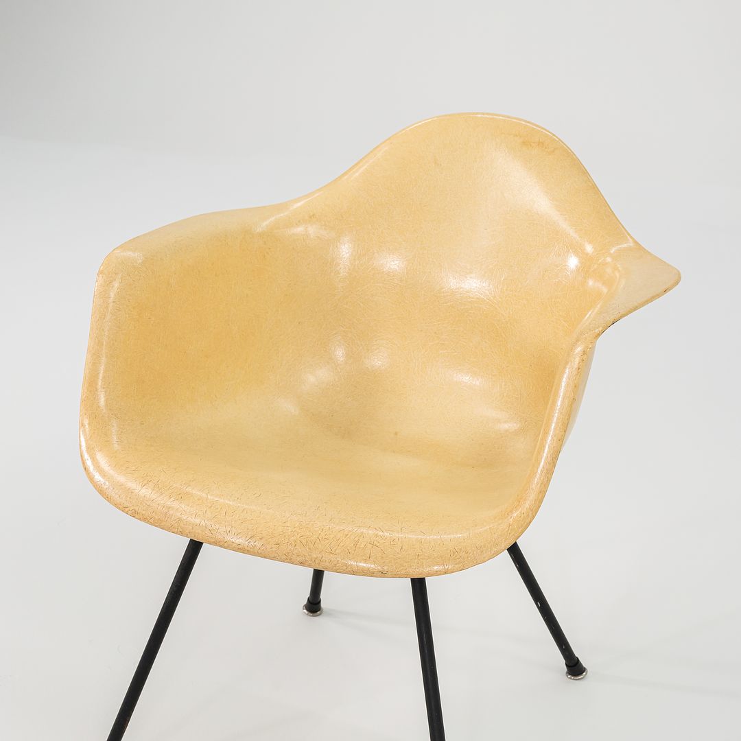 MAX Armchair