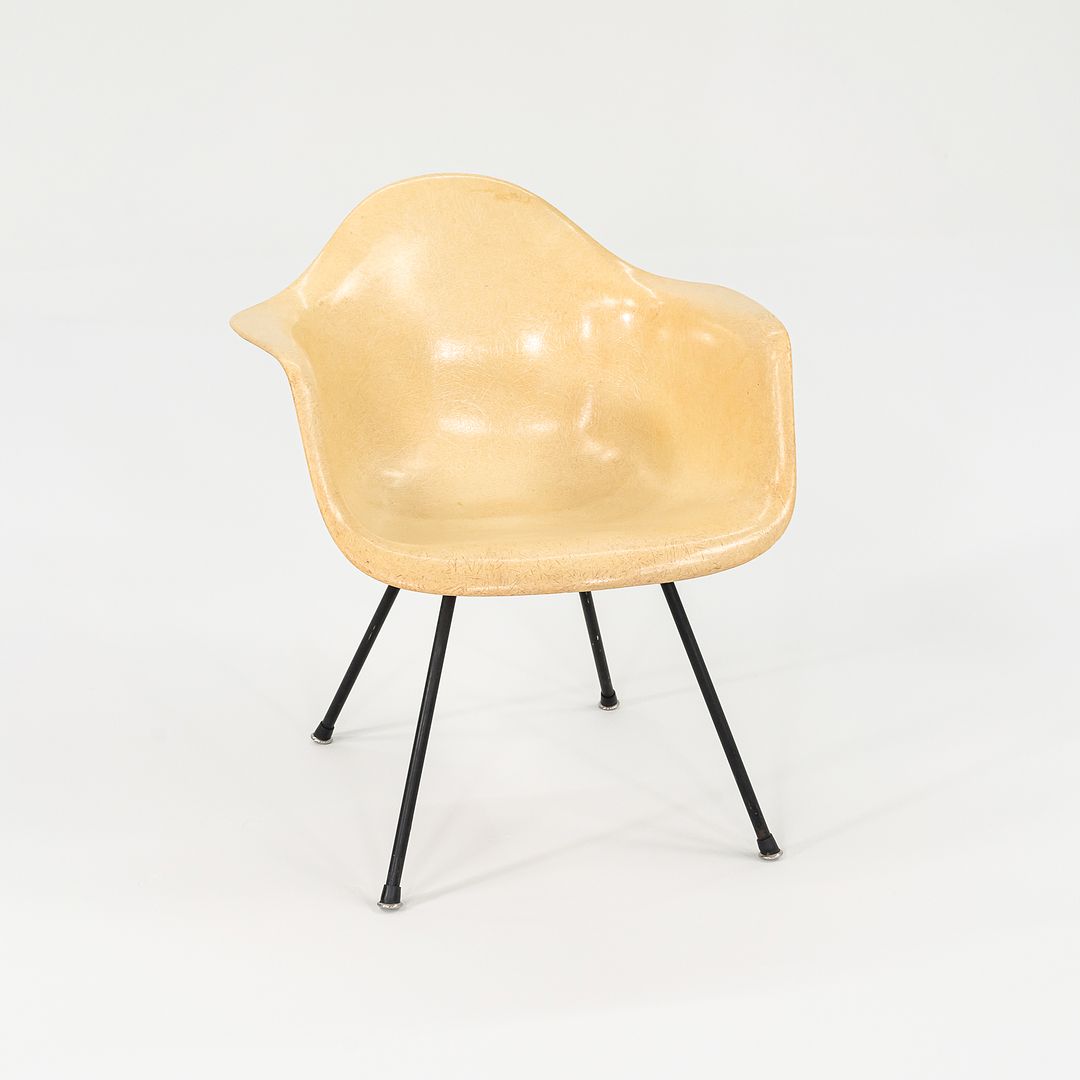 MAX Armchair