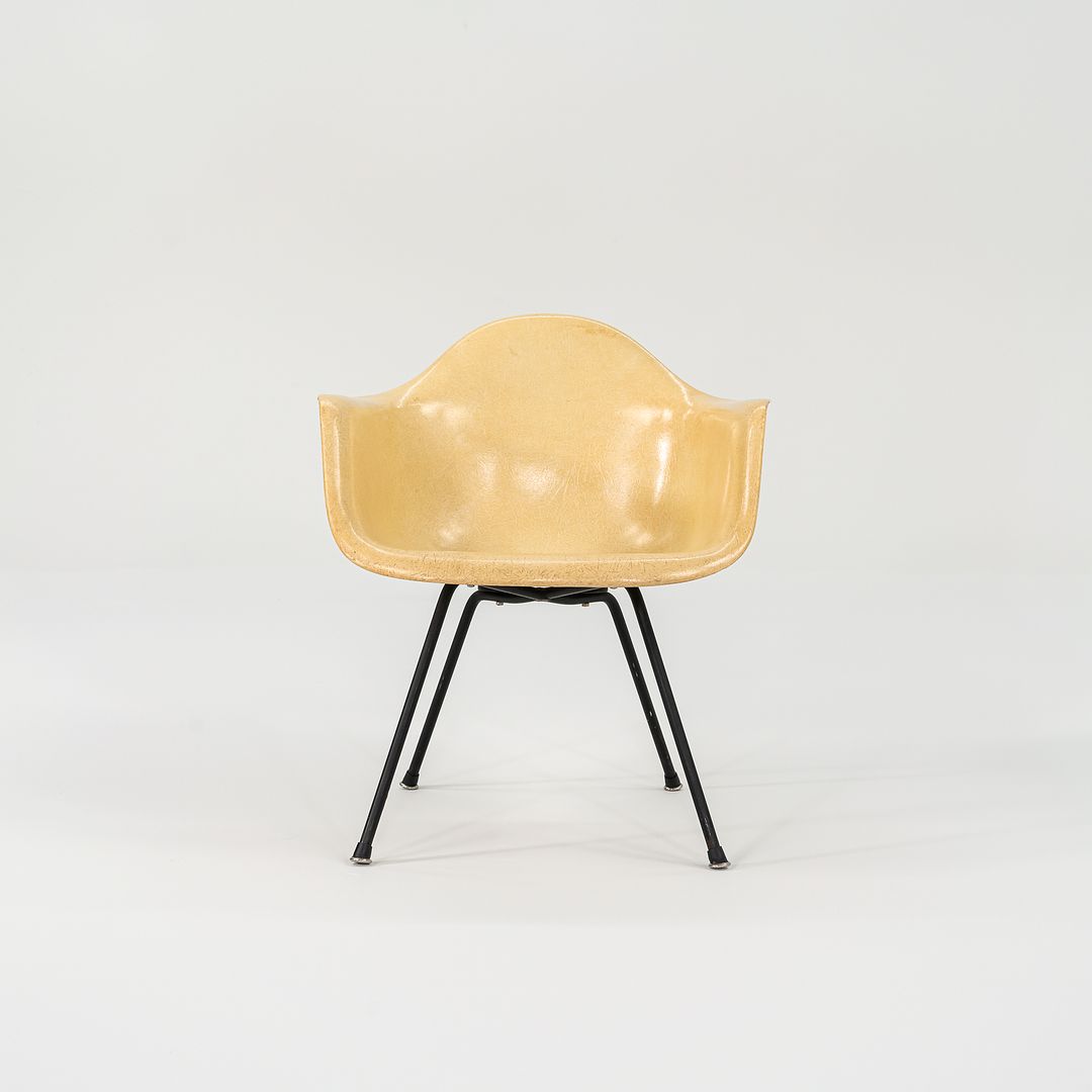 MAX Armchair