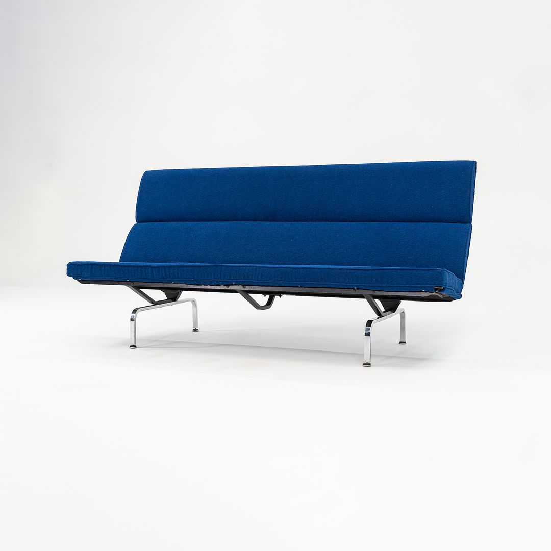 S-473 Compact Sofa