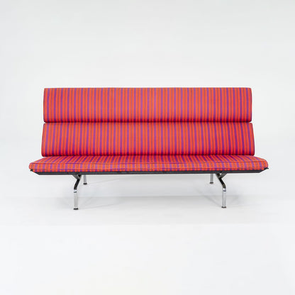 S-473 Compact Sofa