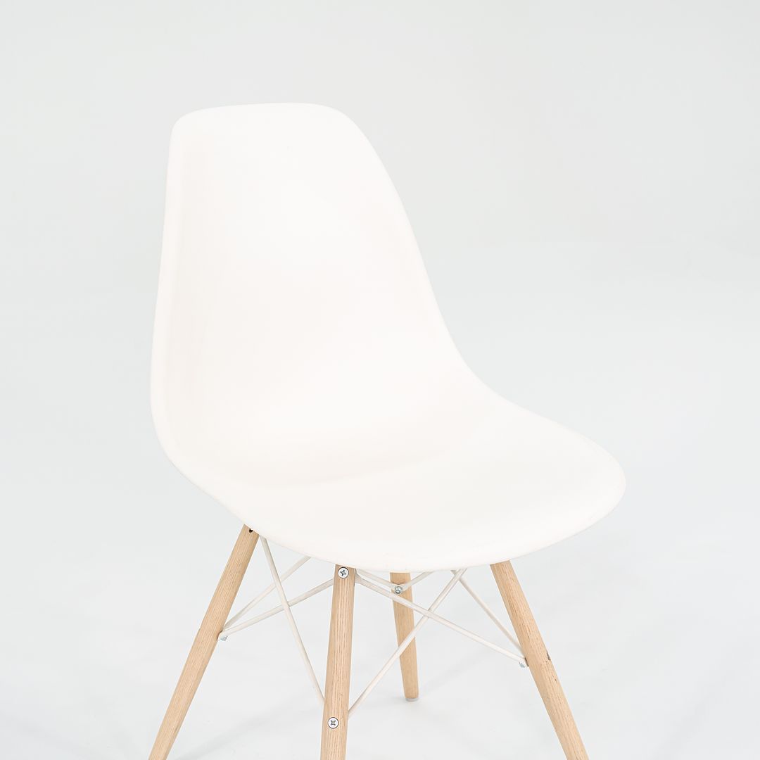 DSW Side Chair with Dowel Base