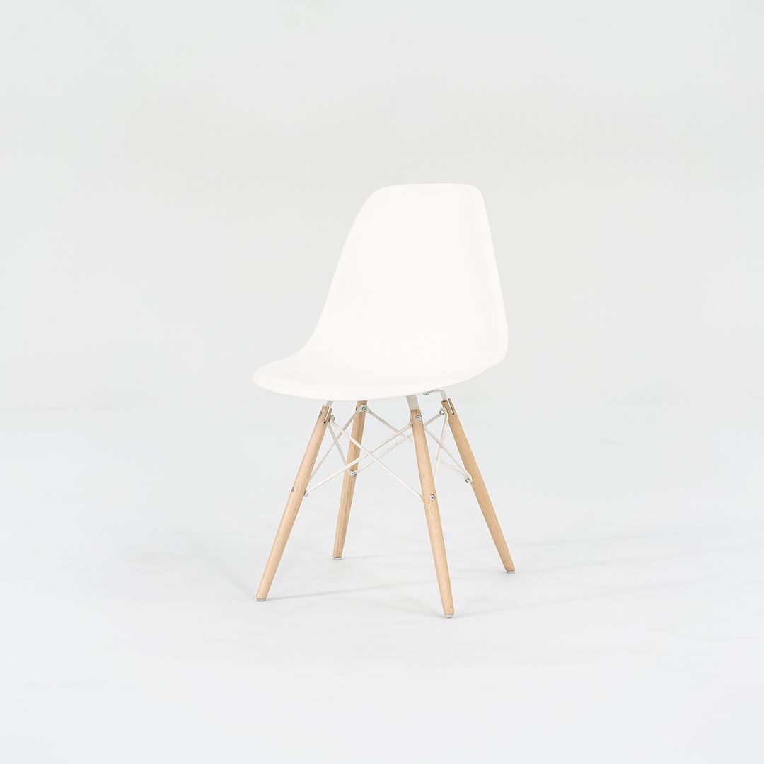 DSW Side Chair with Dowel Base