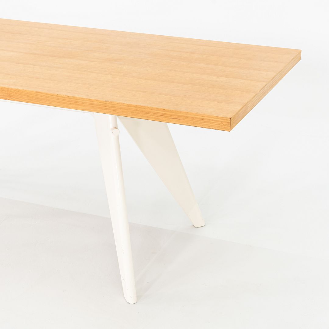 EM Dining Table