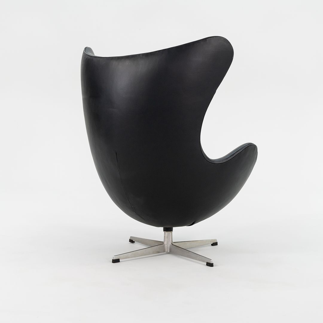Egg Lounge Chair, Model 3316