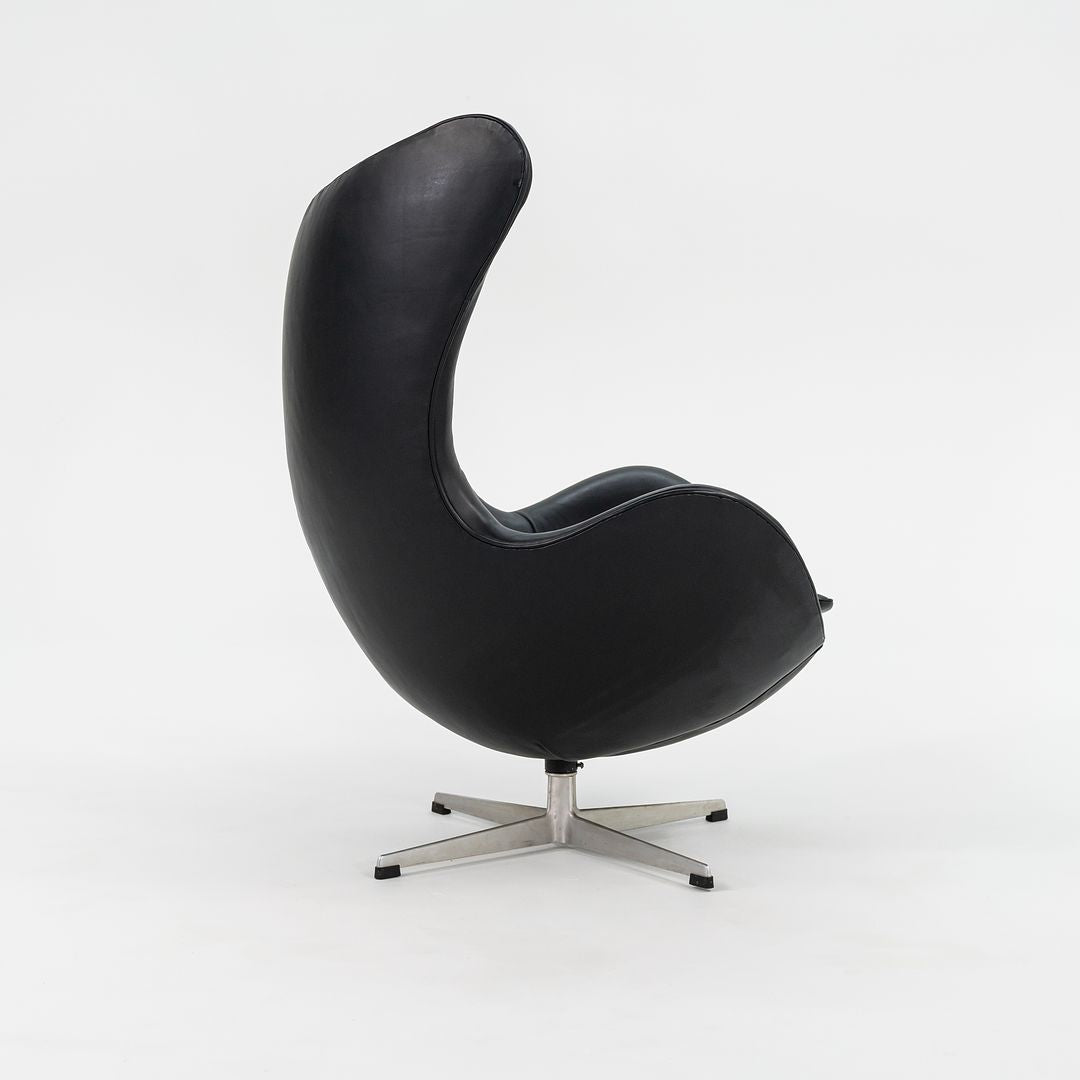 Egg Lounge Chair, Model 3316