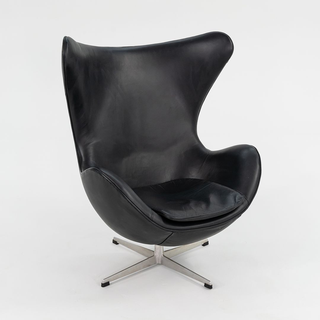 Egg Lounge Chair, Model 3316