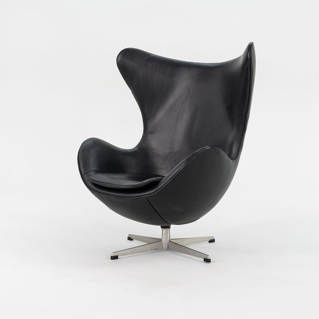 Egg Lounge Chair, Model 3316