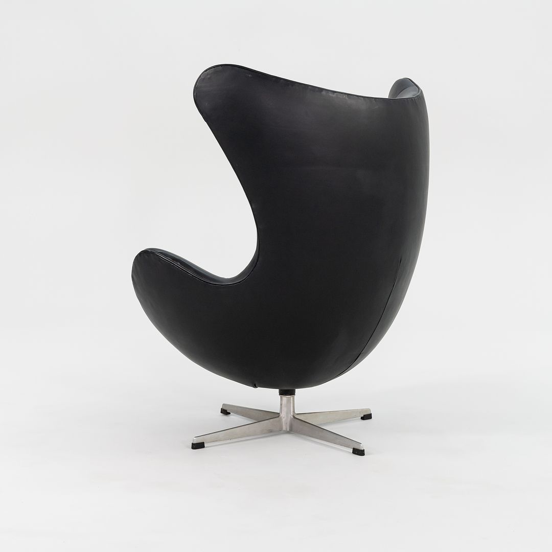 Egg Lounge Chair, Model 3316
