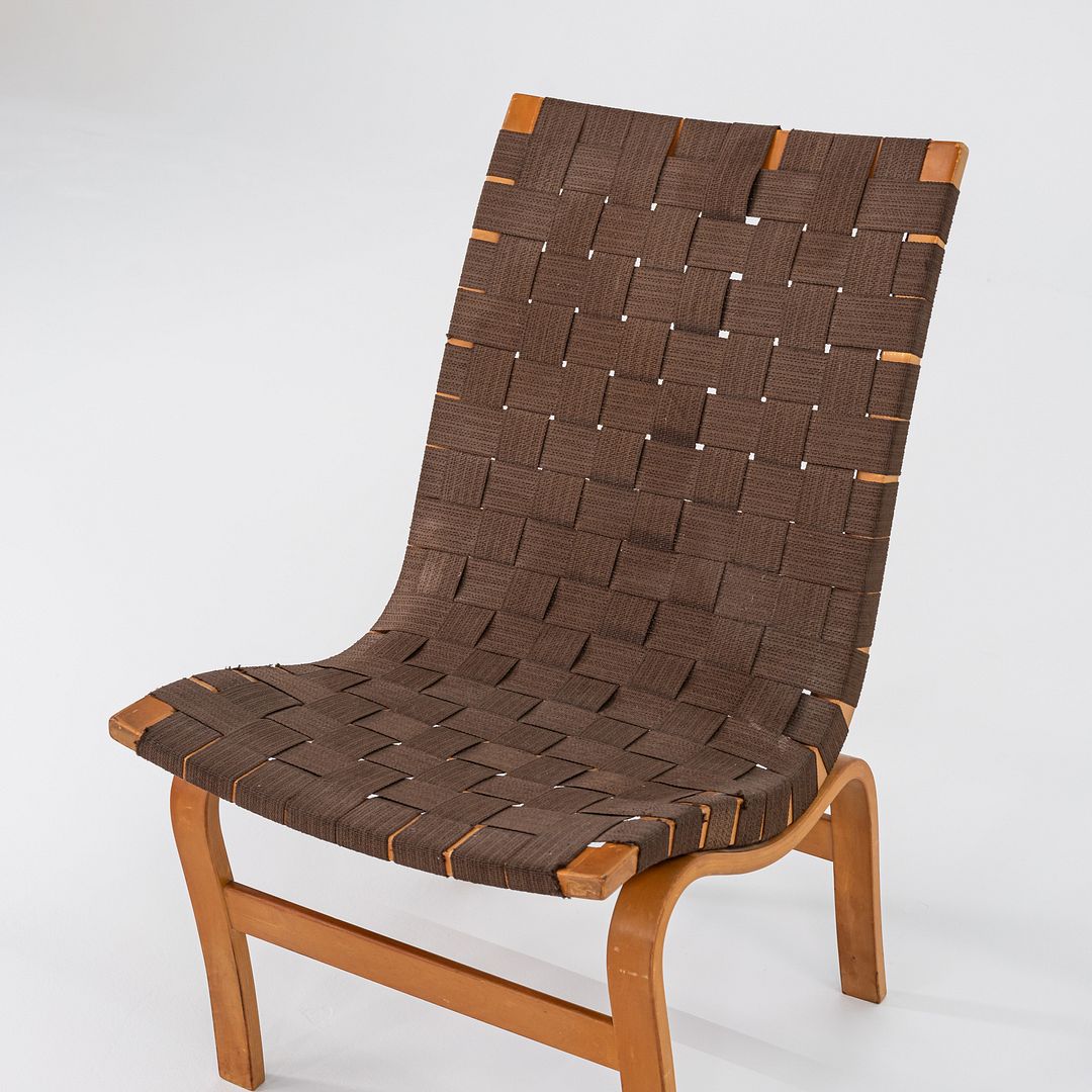 Model 41 Eva Reading Chair