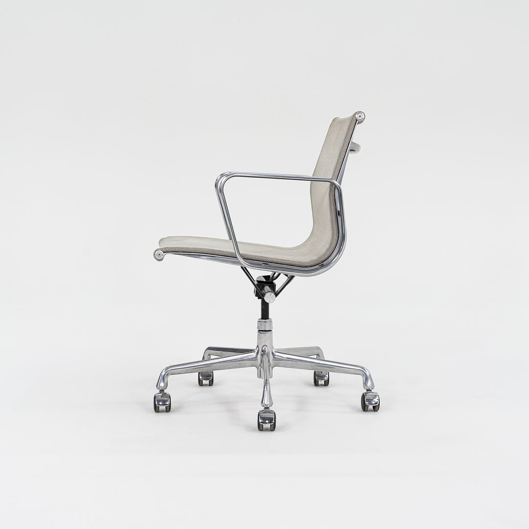 Aluminum Group Management Chair, Model EA335