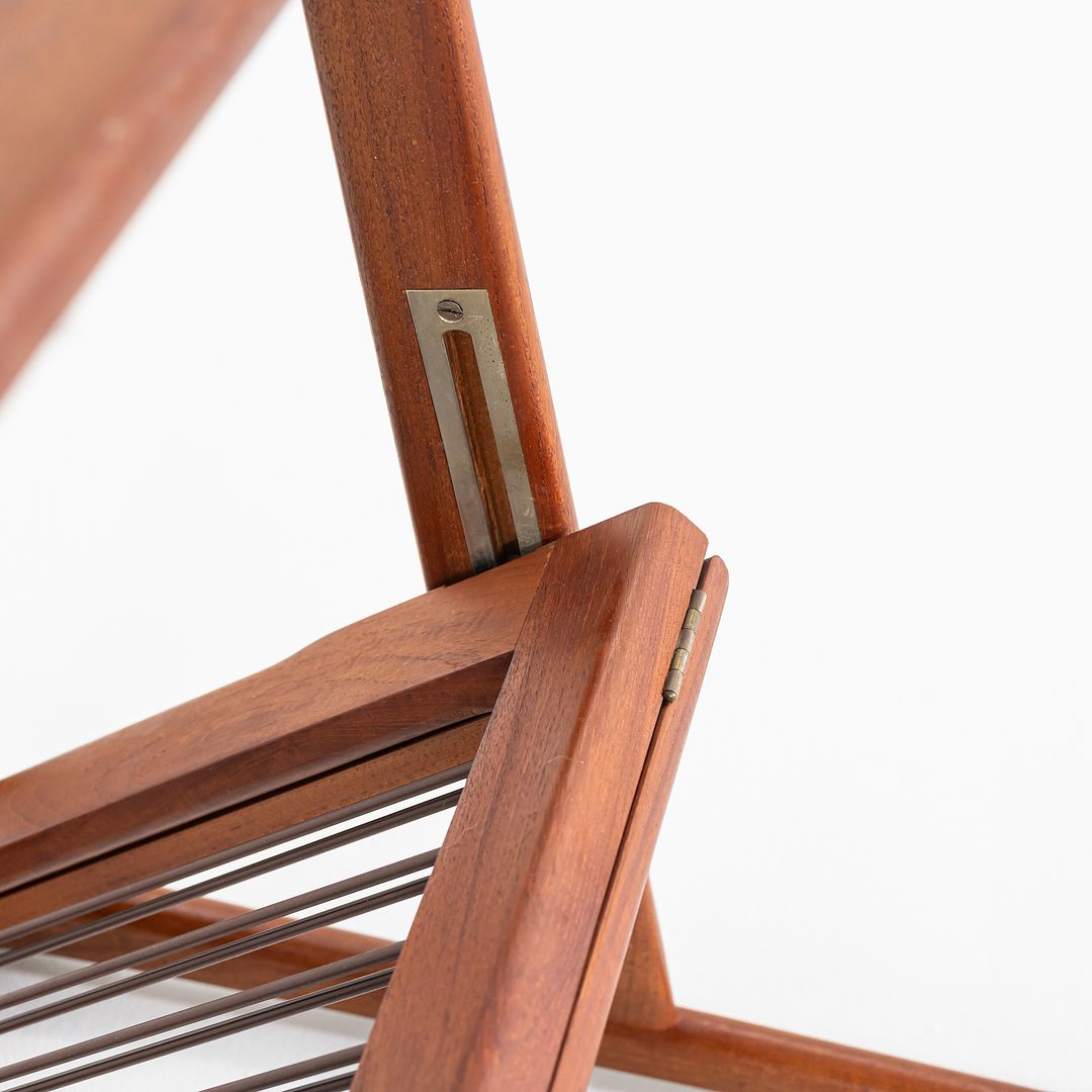 Model 563 Lounge Chair
