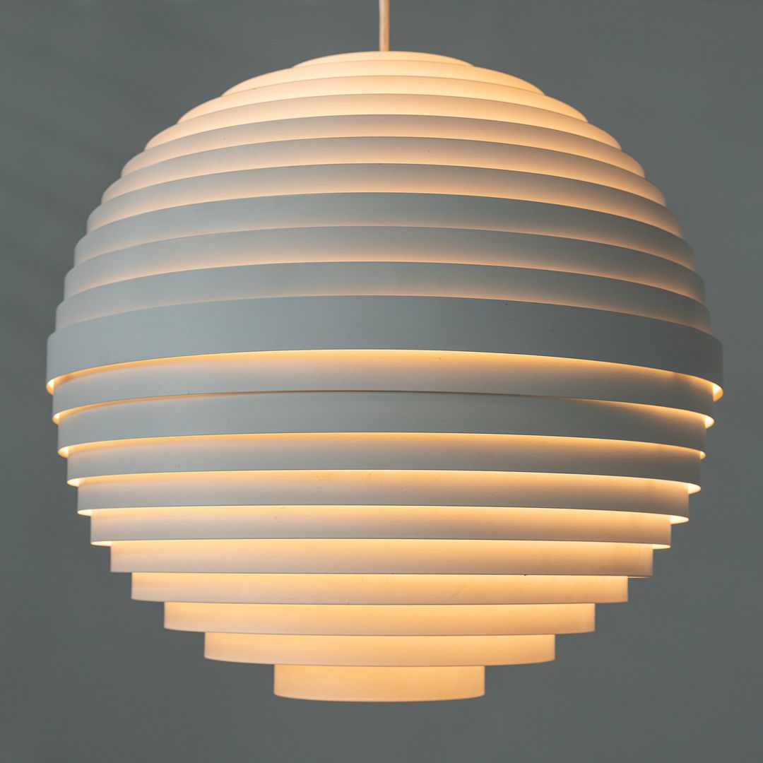 Dynamic Ball Pendant