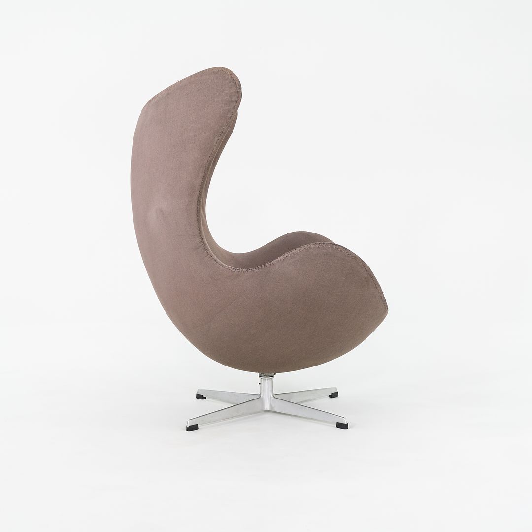 Egg Lounge Chair, Model 3316