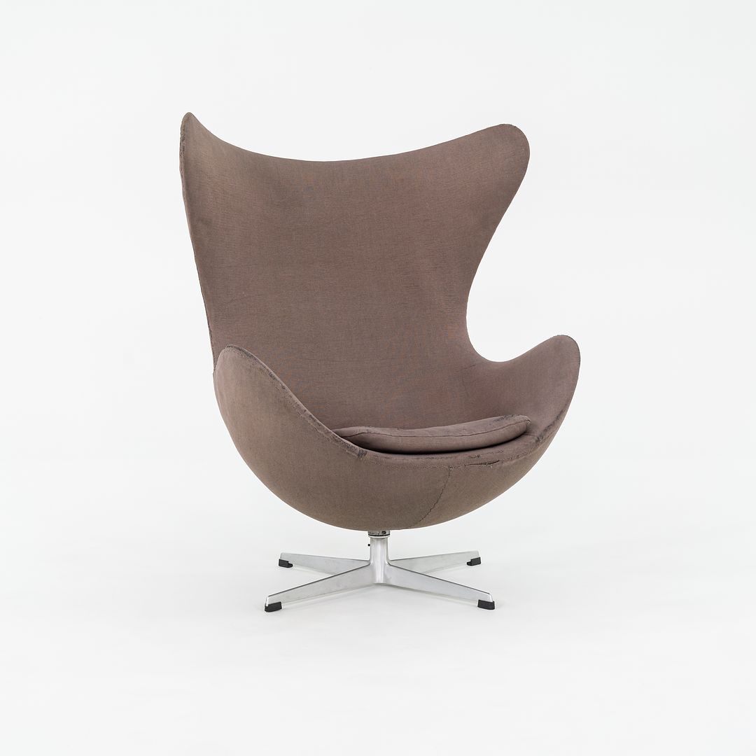 Egg Lounge Chair, Model 3316