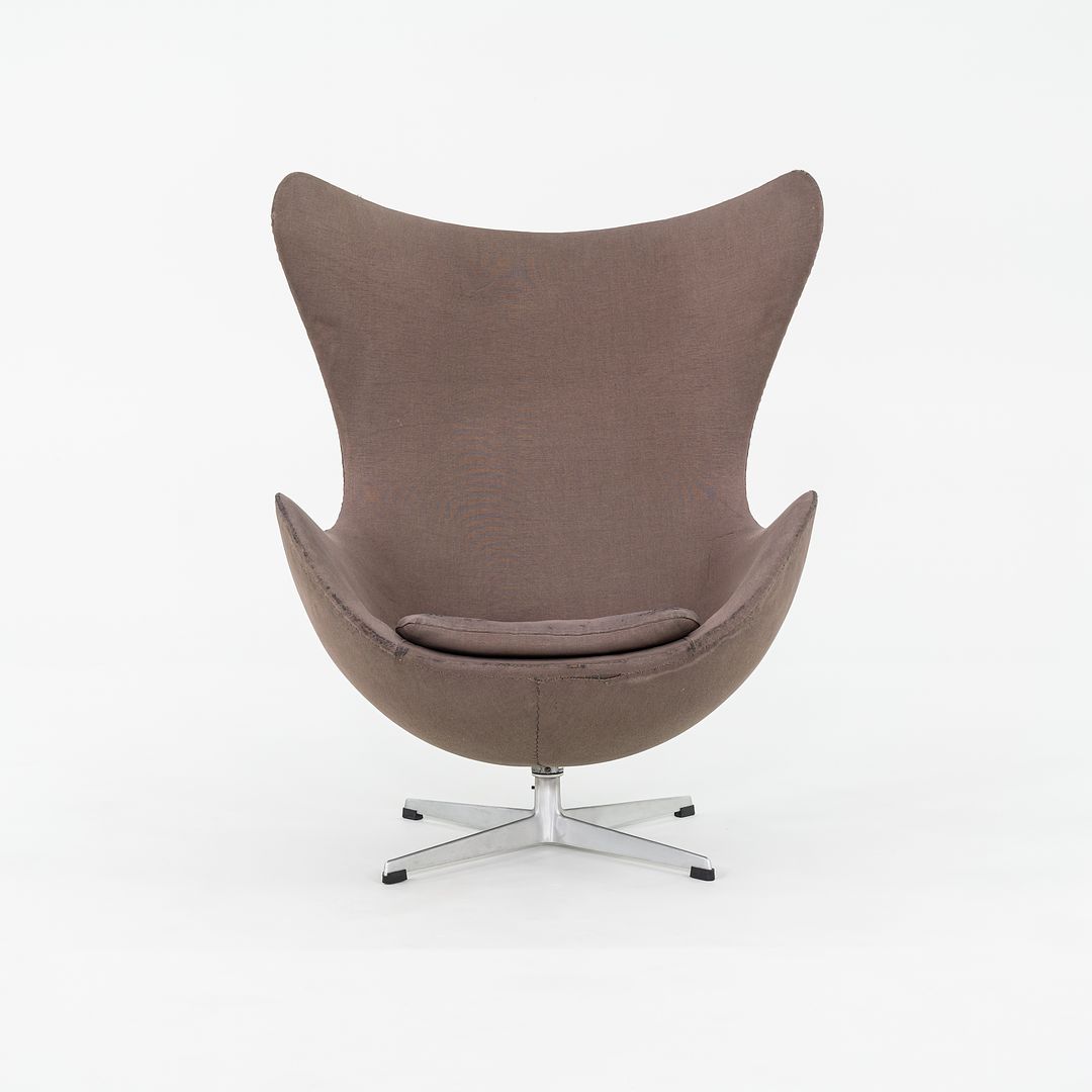 Egg Lounge Chair, Model 3316