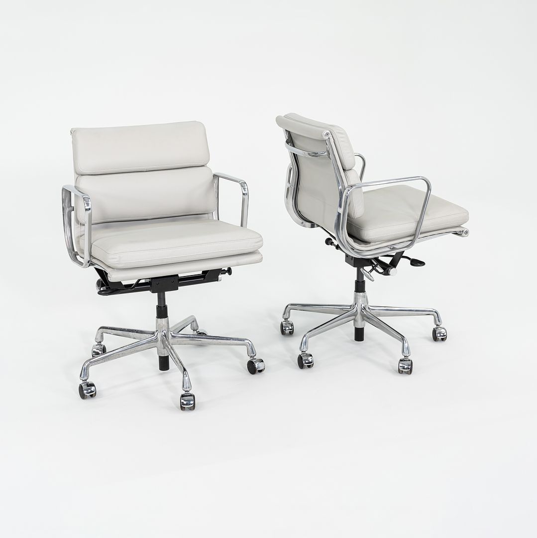 Eames Soft Pad Management Chair, EA435