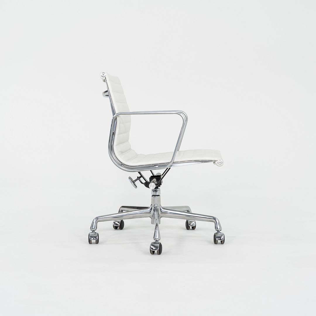 Aluminum Group Management Desk Chair, Model EA335