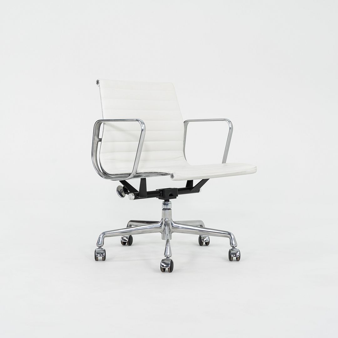 Aluminum Group Management Desk Chair, Model EA335