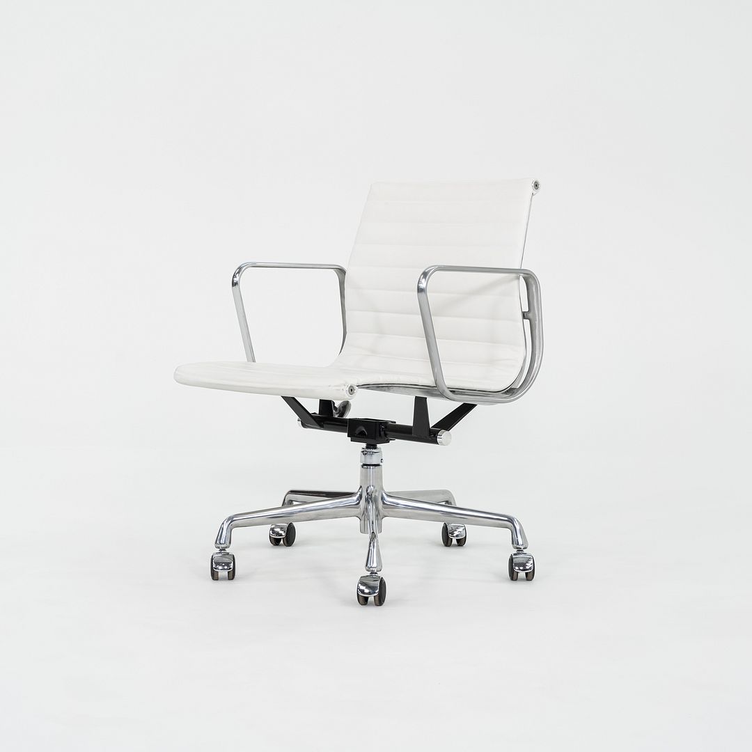 Aluminum Group Management Desk Chair, Model EA335