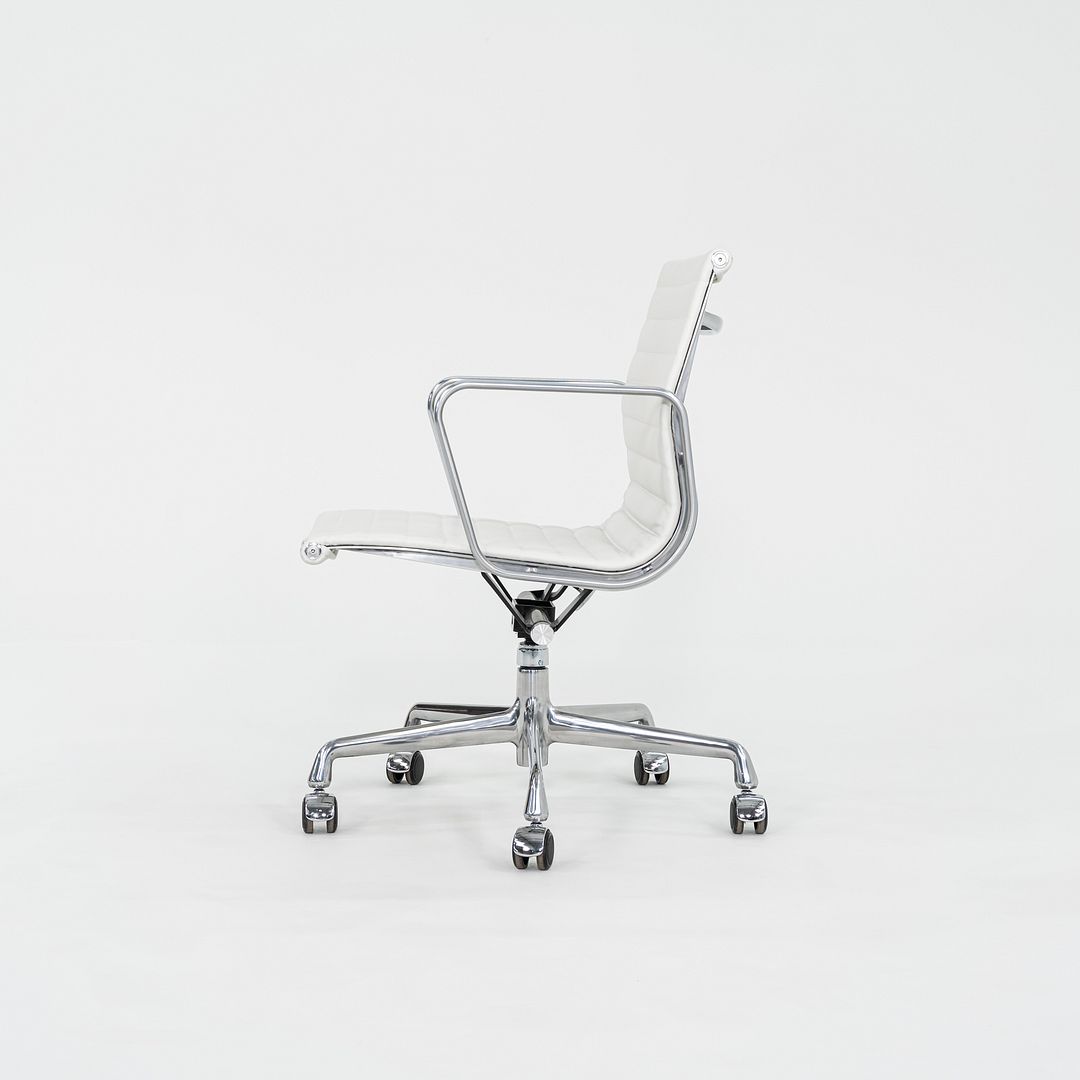 Aluminum Group Management Desk Chair, Model EA335