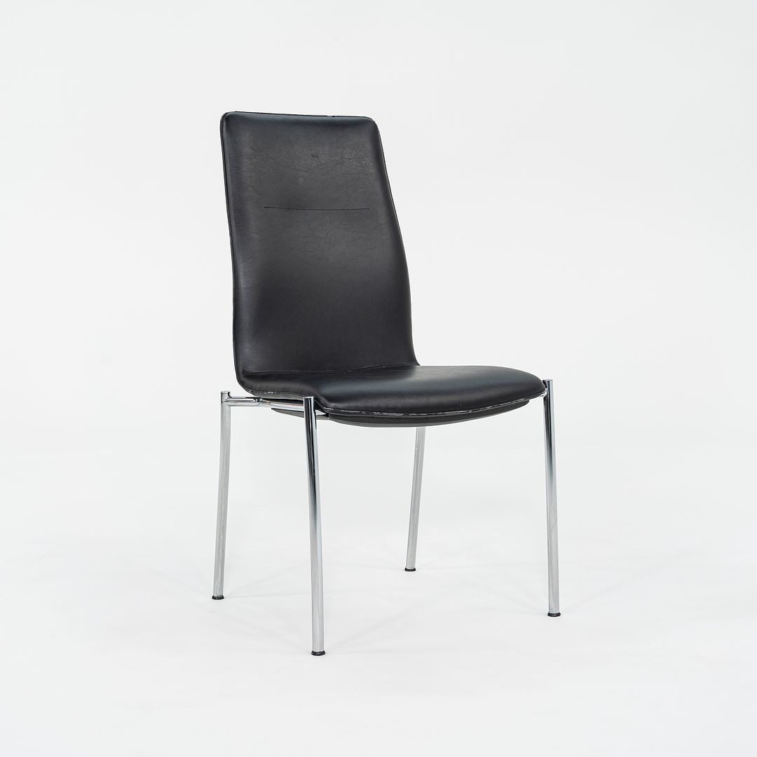 Ona Plaza Side Chair