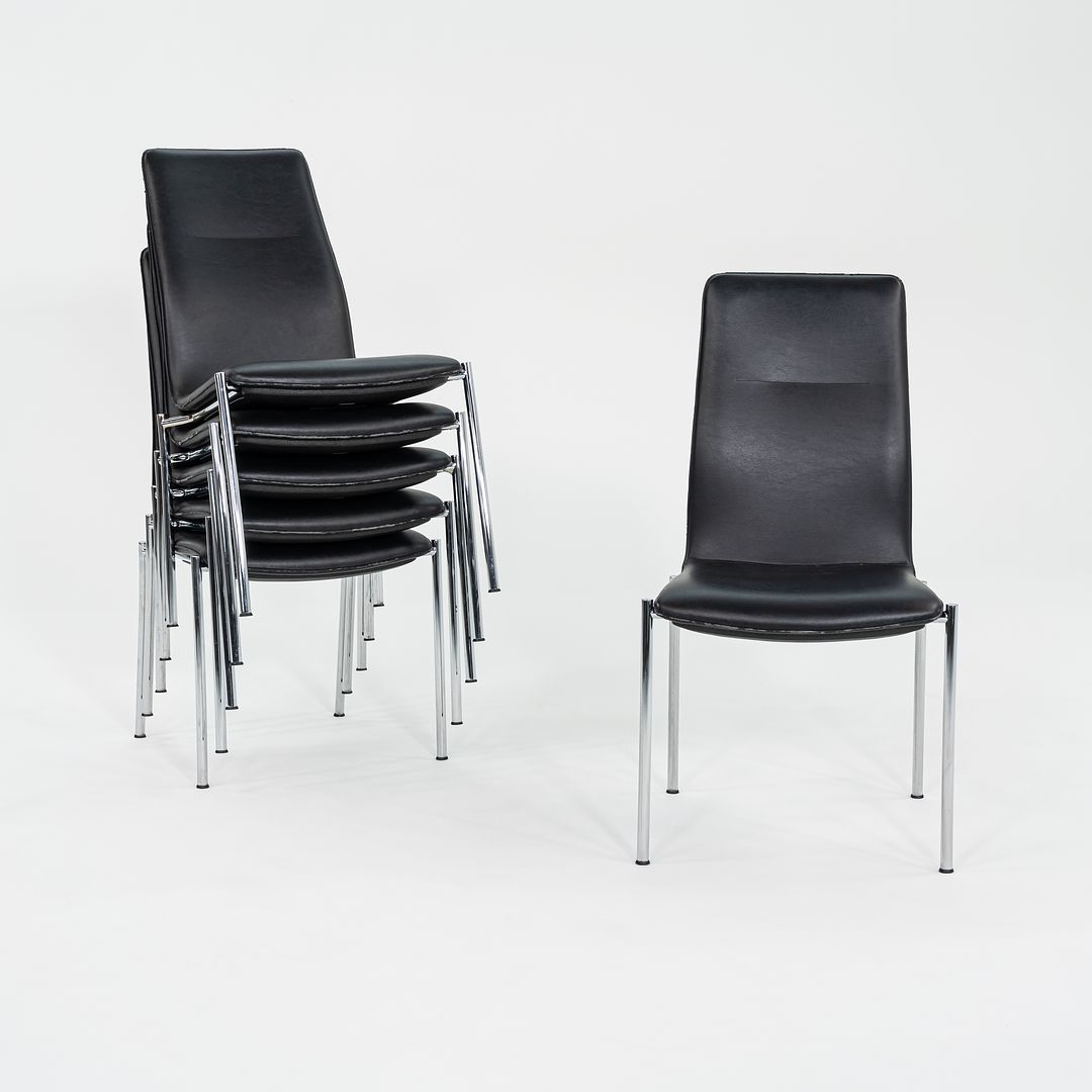 Ona Plaza Side Chair