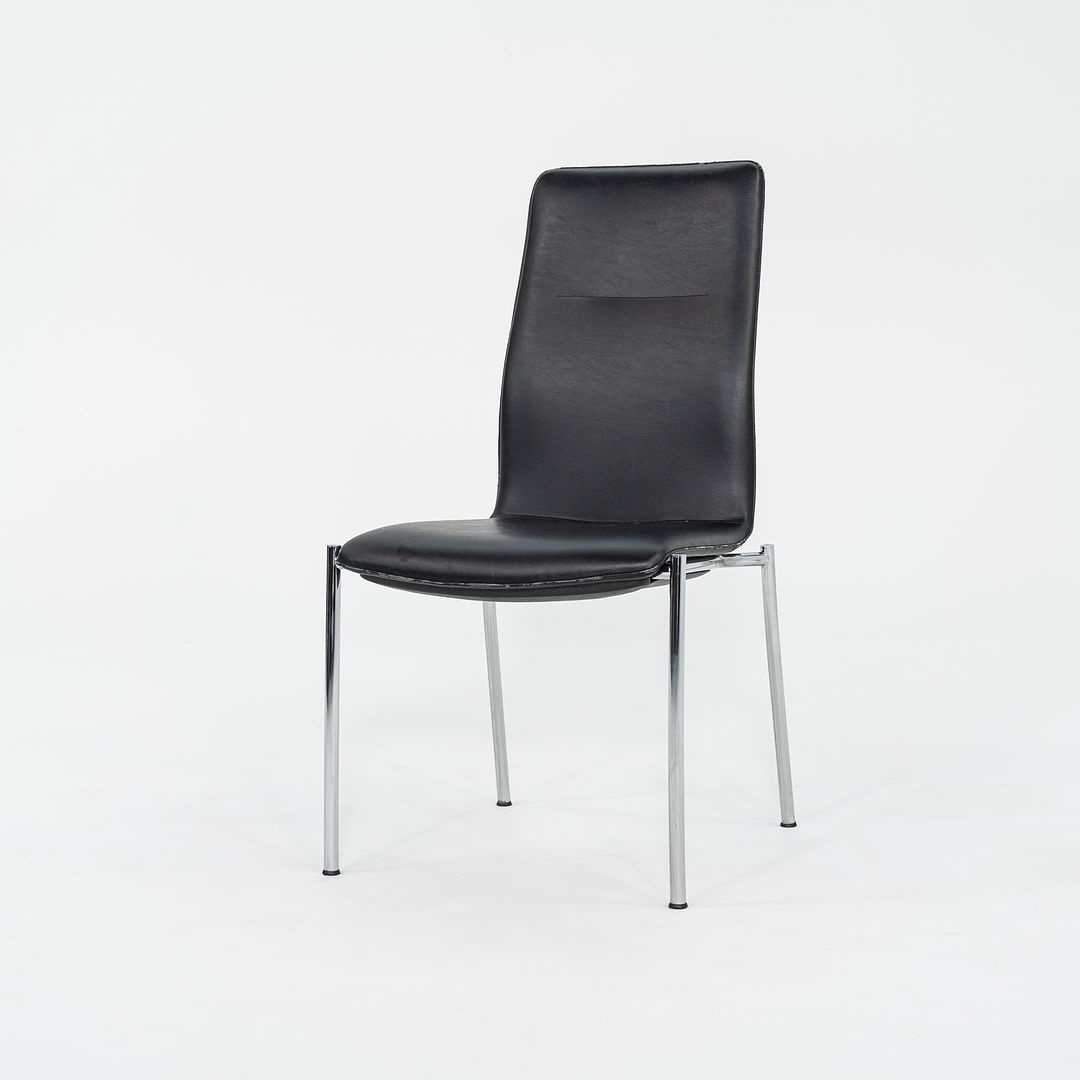 Ona Plaza Side Chair