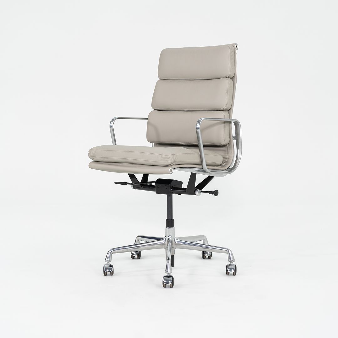 Soft Pad Executive Chair, model EA437