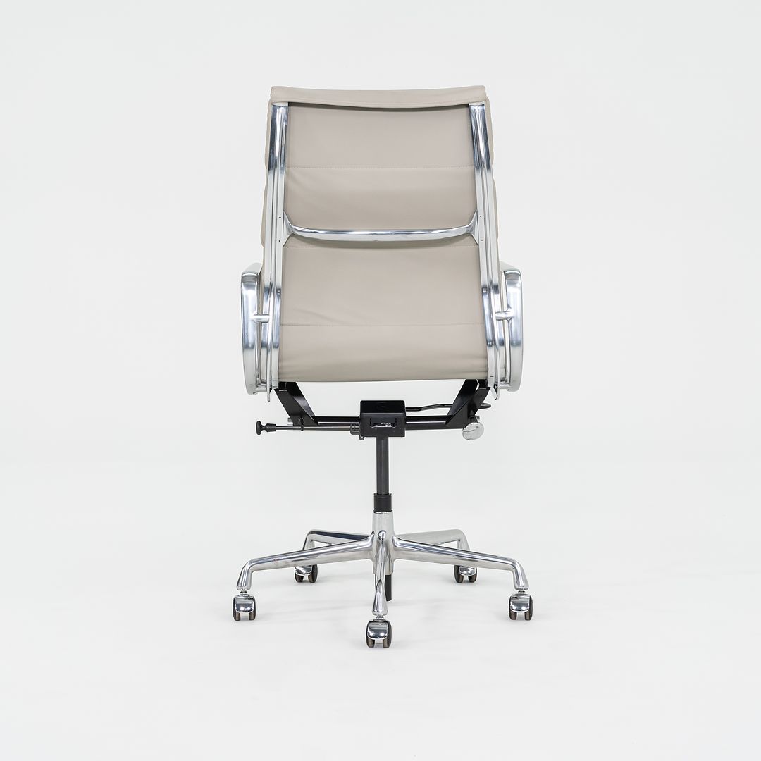 Soft Pad Executive Chair, model EA437