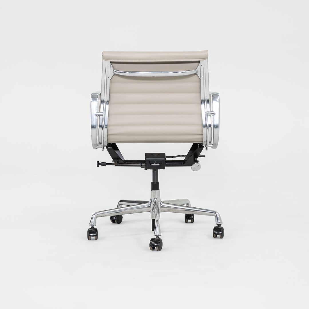 Aluminum Group Management Desk Chair, Model EA335