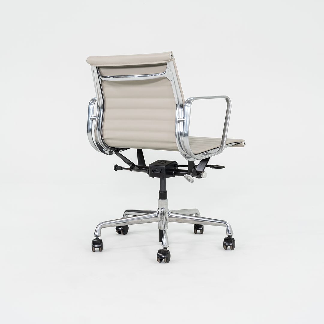 Aluminum Group Management Desk Chair, Model EA335