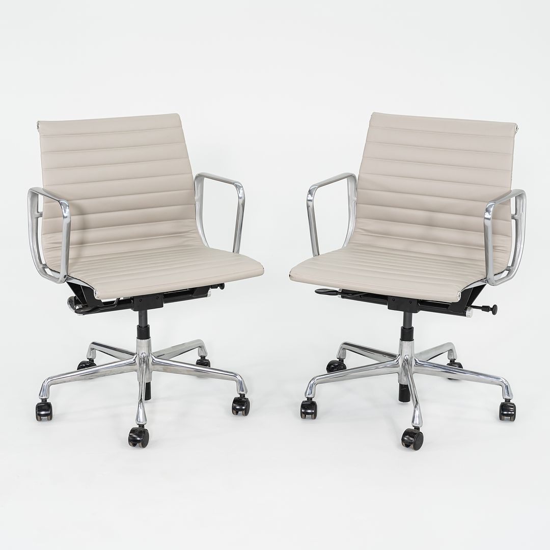 Aluminum Group Management Desk Chair, Model EA335