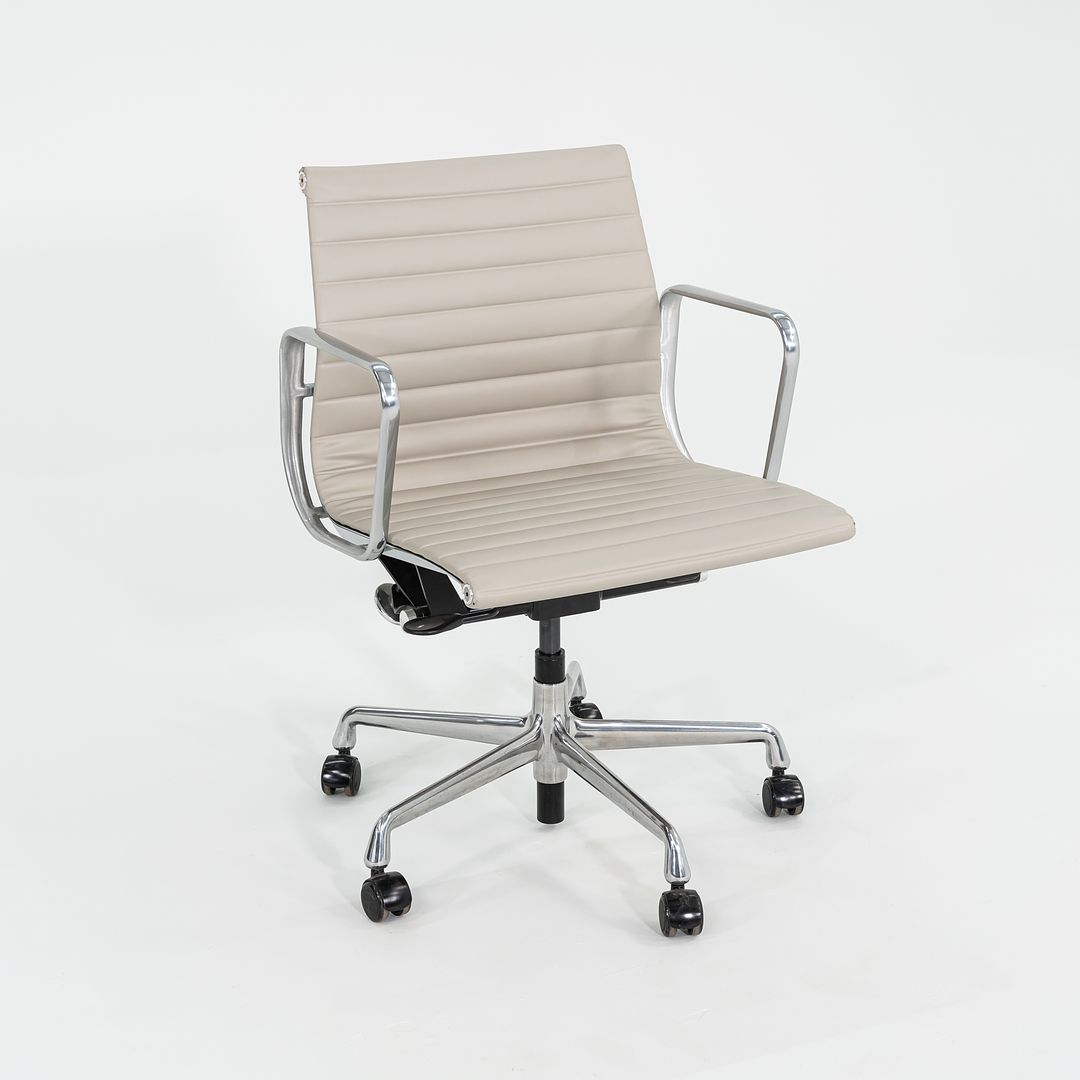 Aluminum Group Management Desk Chair, Model EA335