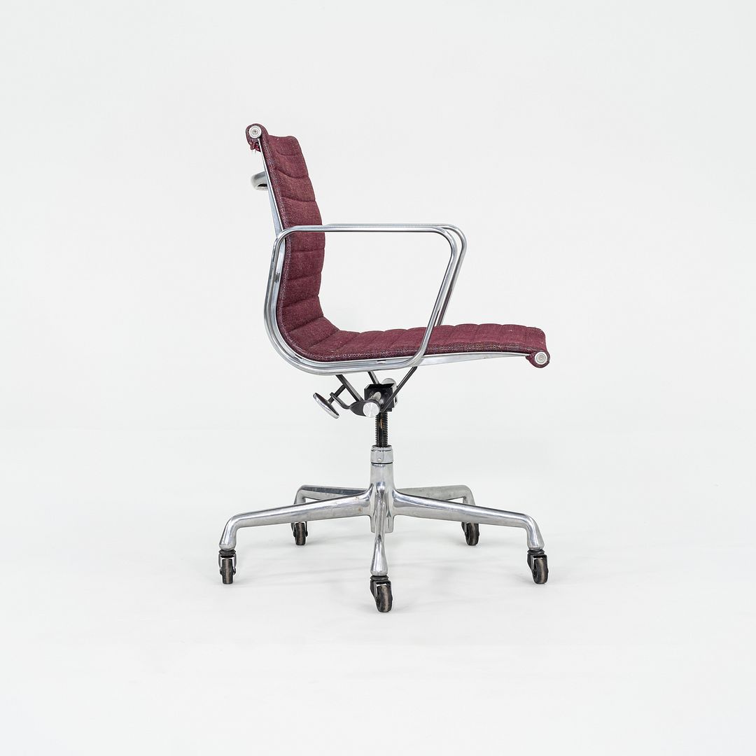 Aluminum Group Management Desk Chair, Model EA335