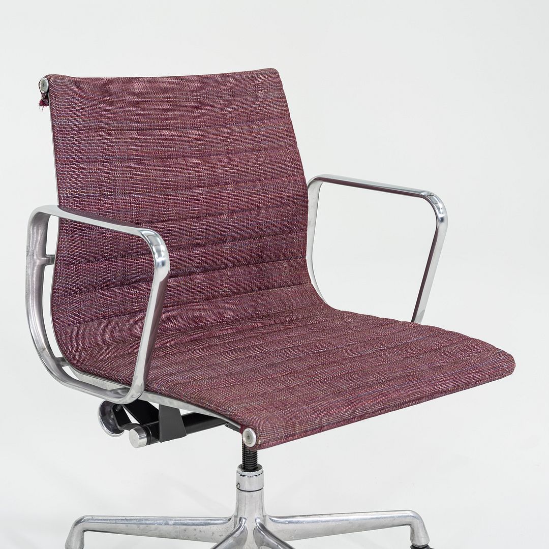 Aluminum Group Management Desk Chair, Model EA335