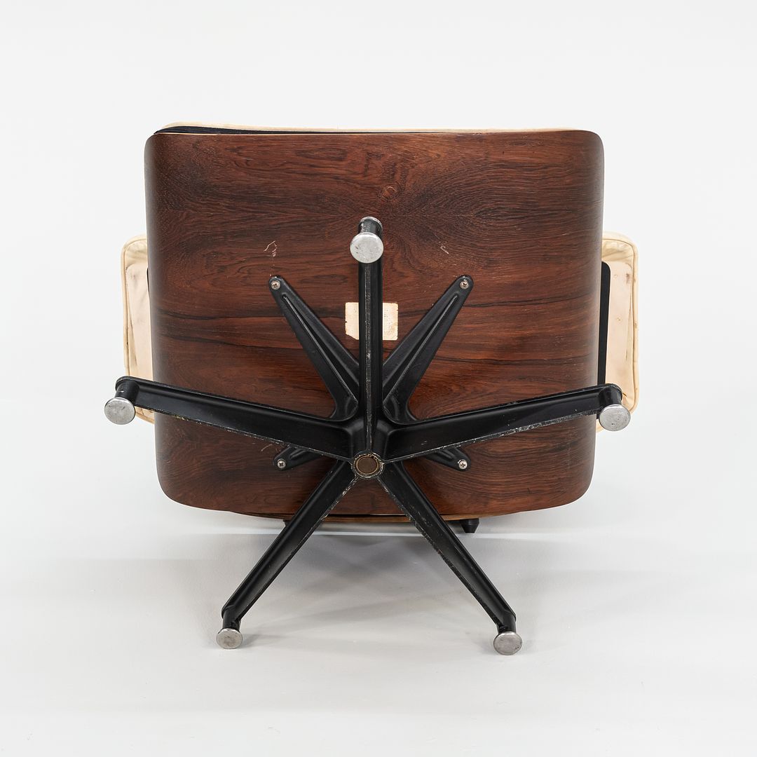 670 and 671 Lounge Chair and Ottoman