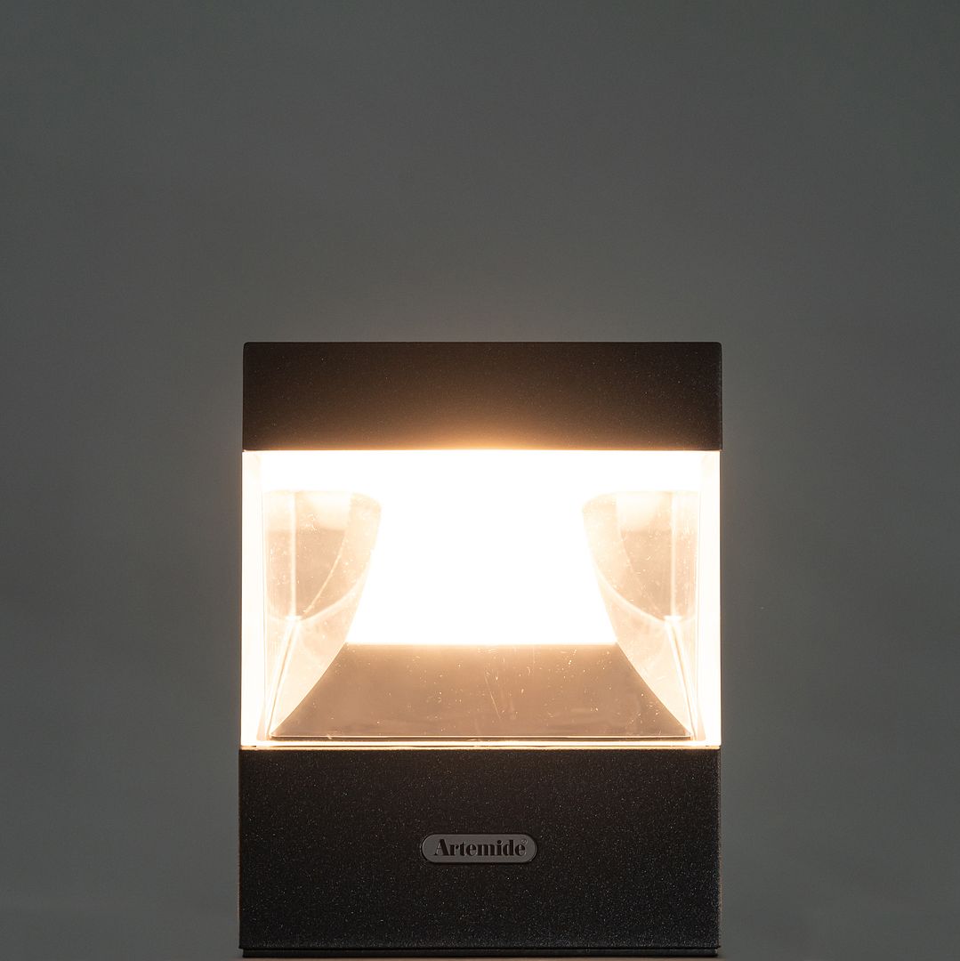 Tetragono Parete Wall Lamp