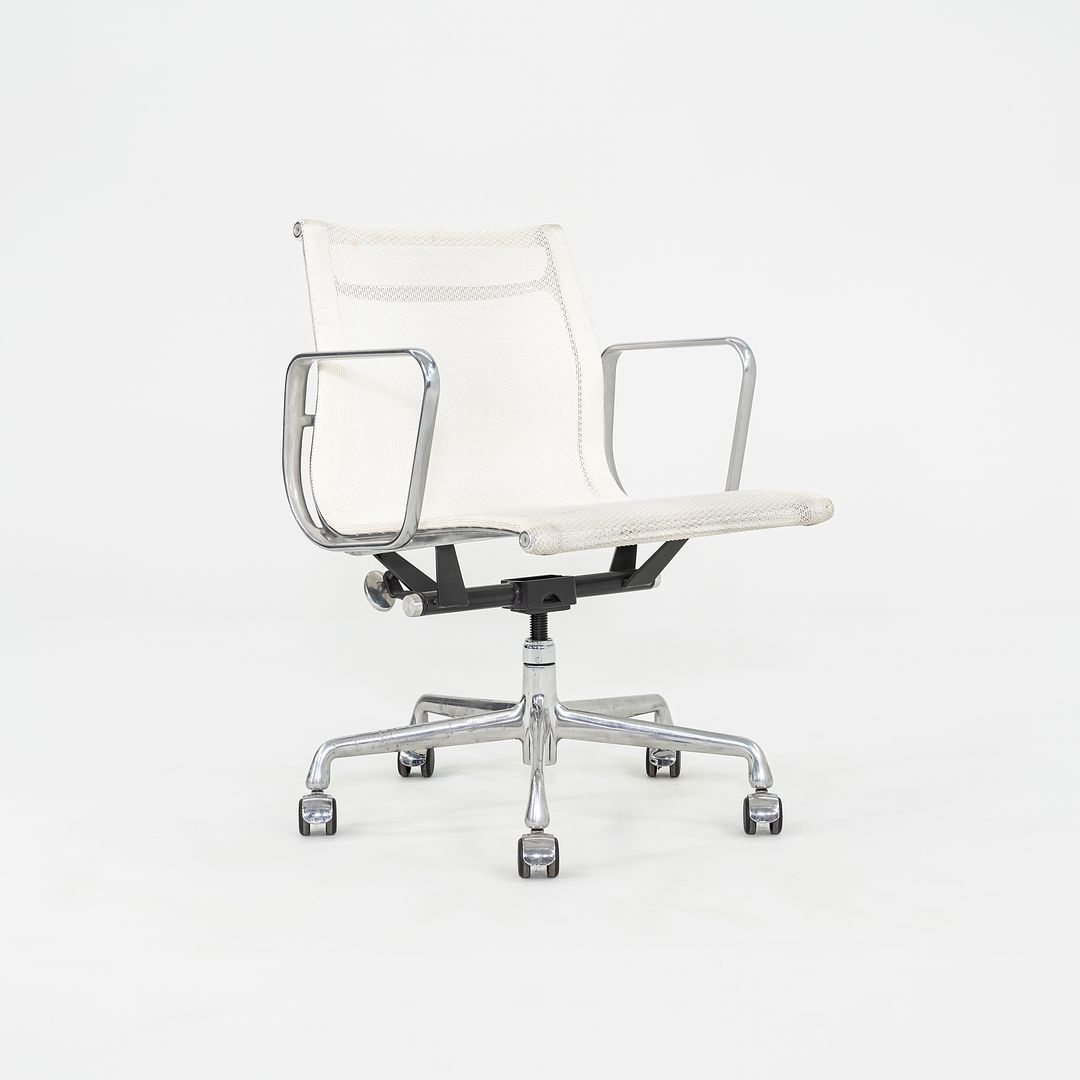 Eames Aluminum Group Management Chair