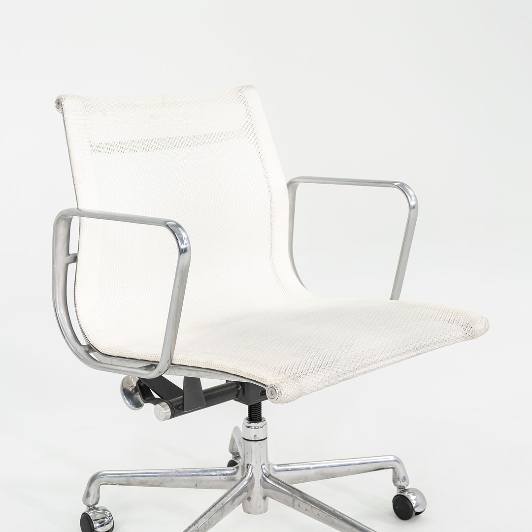 Eames Aluminum Group Management Chair
