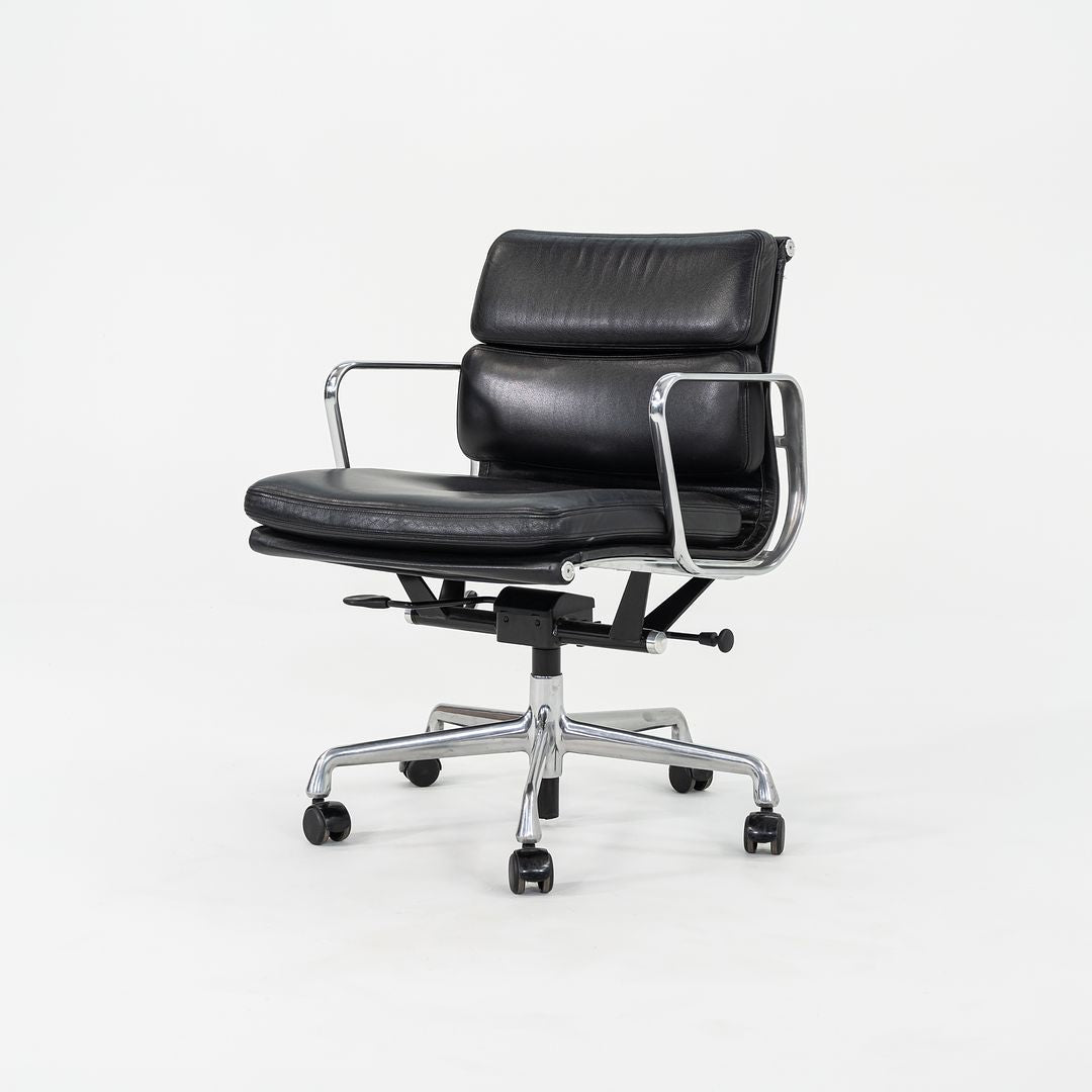 Soft Pad Management Chair, EA435