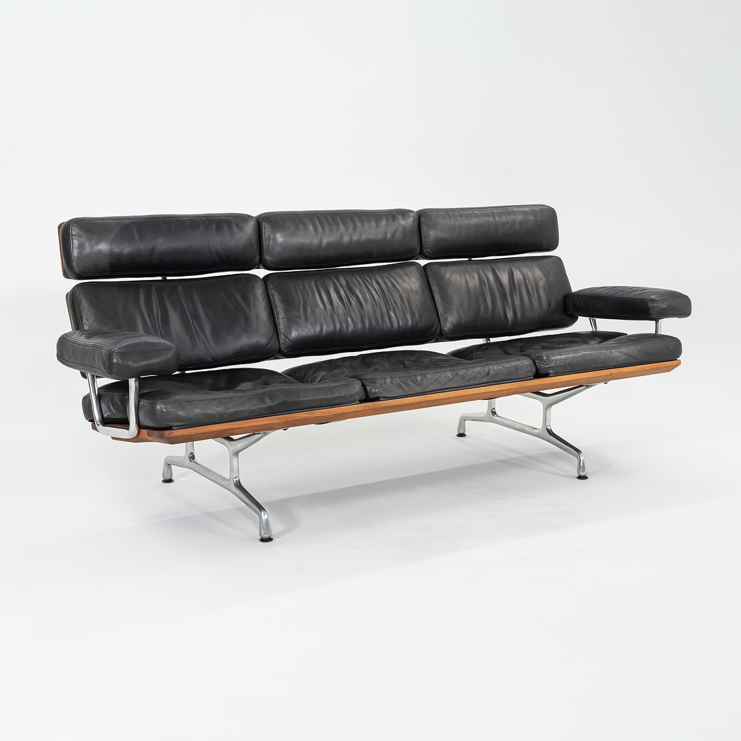 ES 108 Sofa