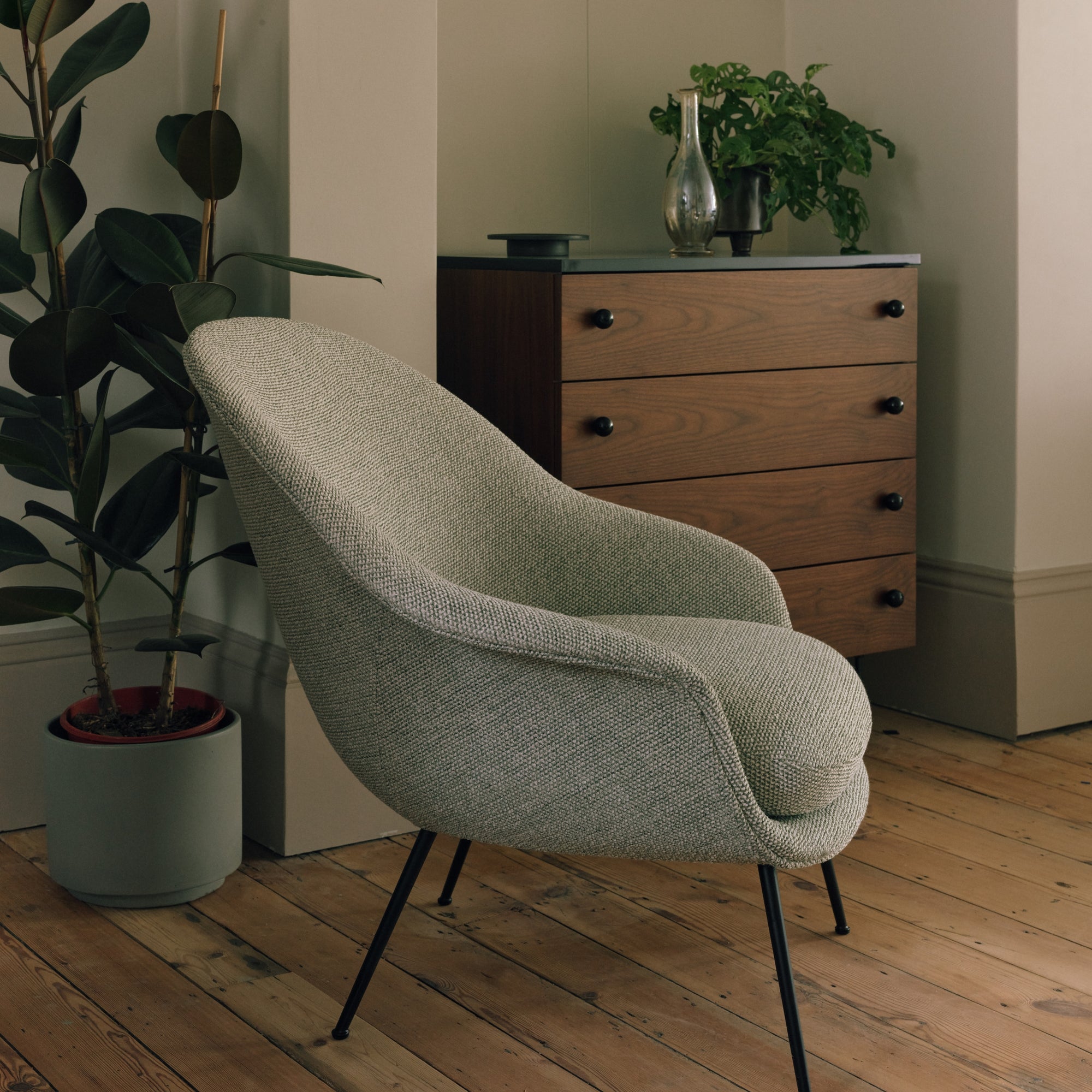 Bat Lounge Chair — High and Low Back with Conic Base