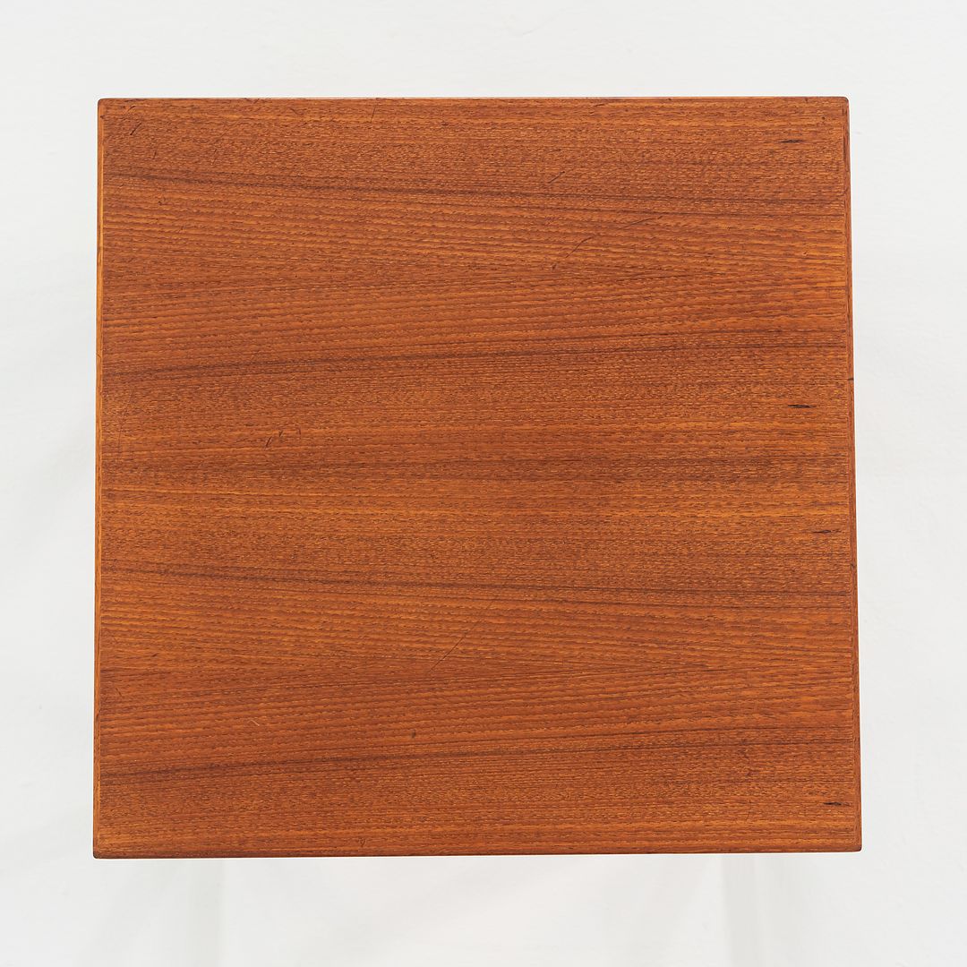 Model 33 Nesting Table