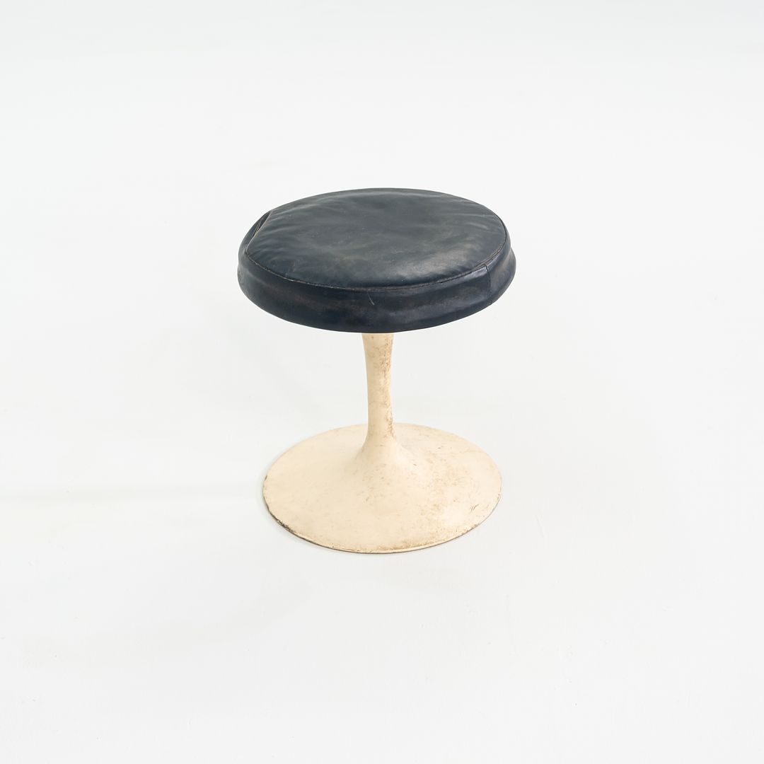 152 Tulip Stool