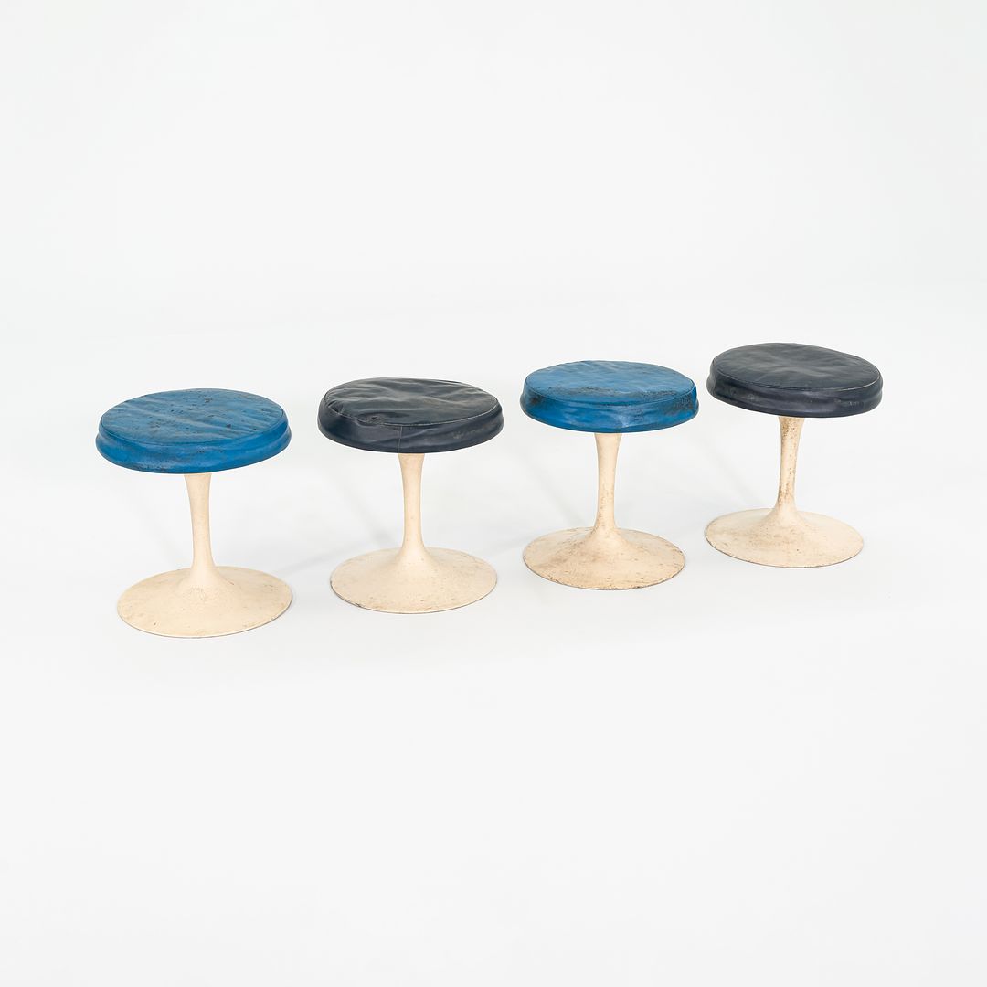 152 Tulip Stool