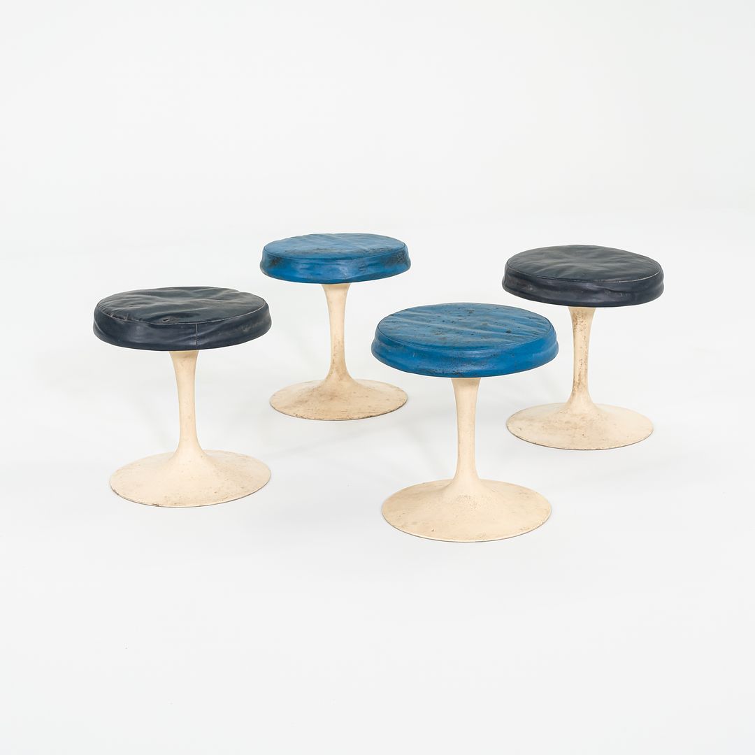 152 Tulip Stool