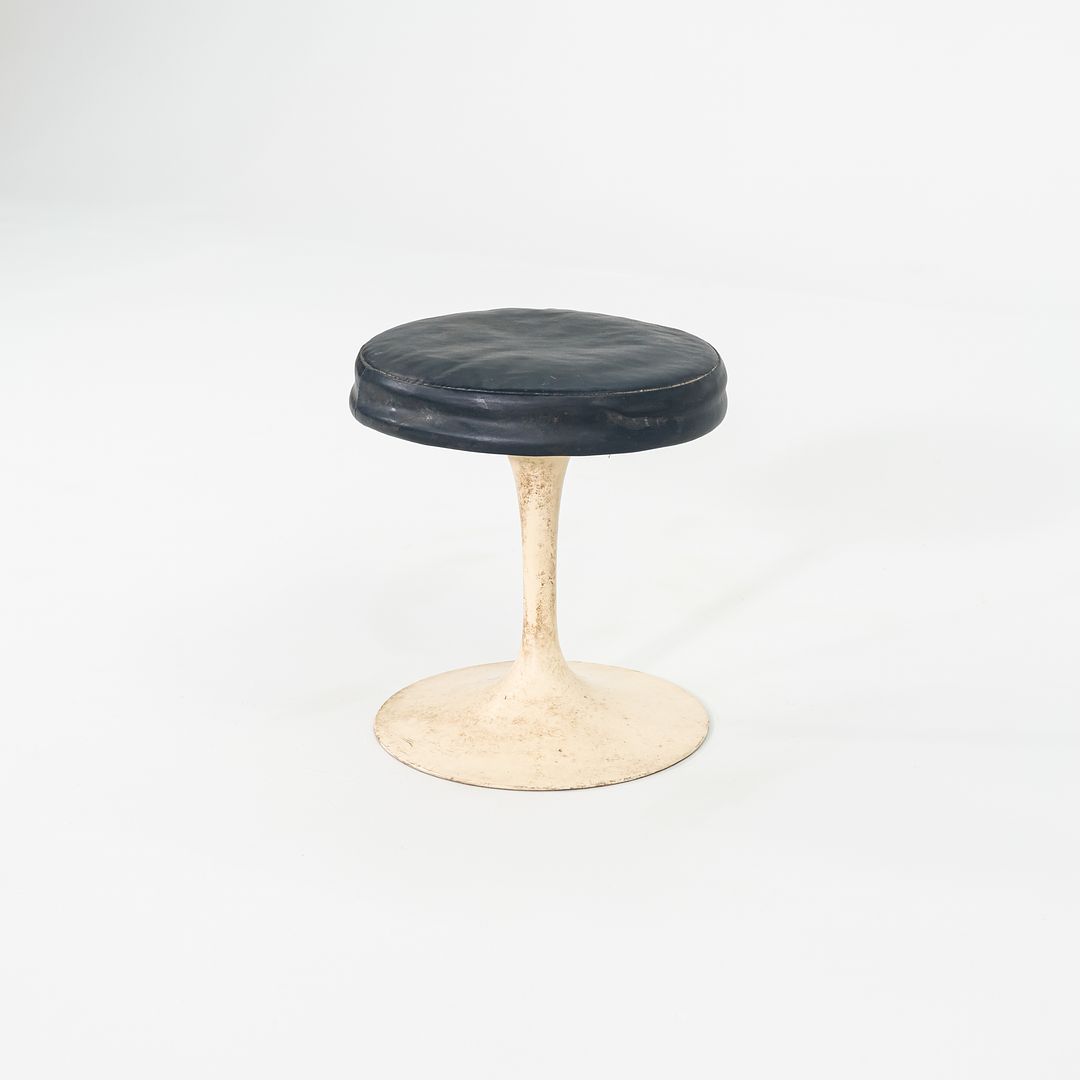 152 Tulip Stool