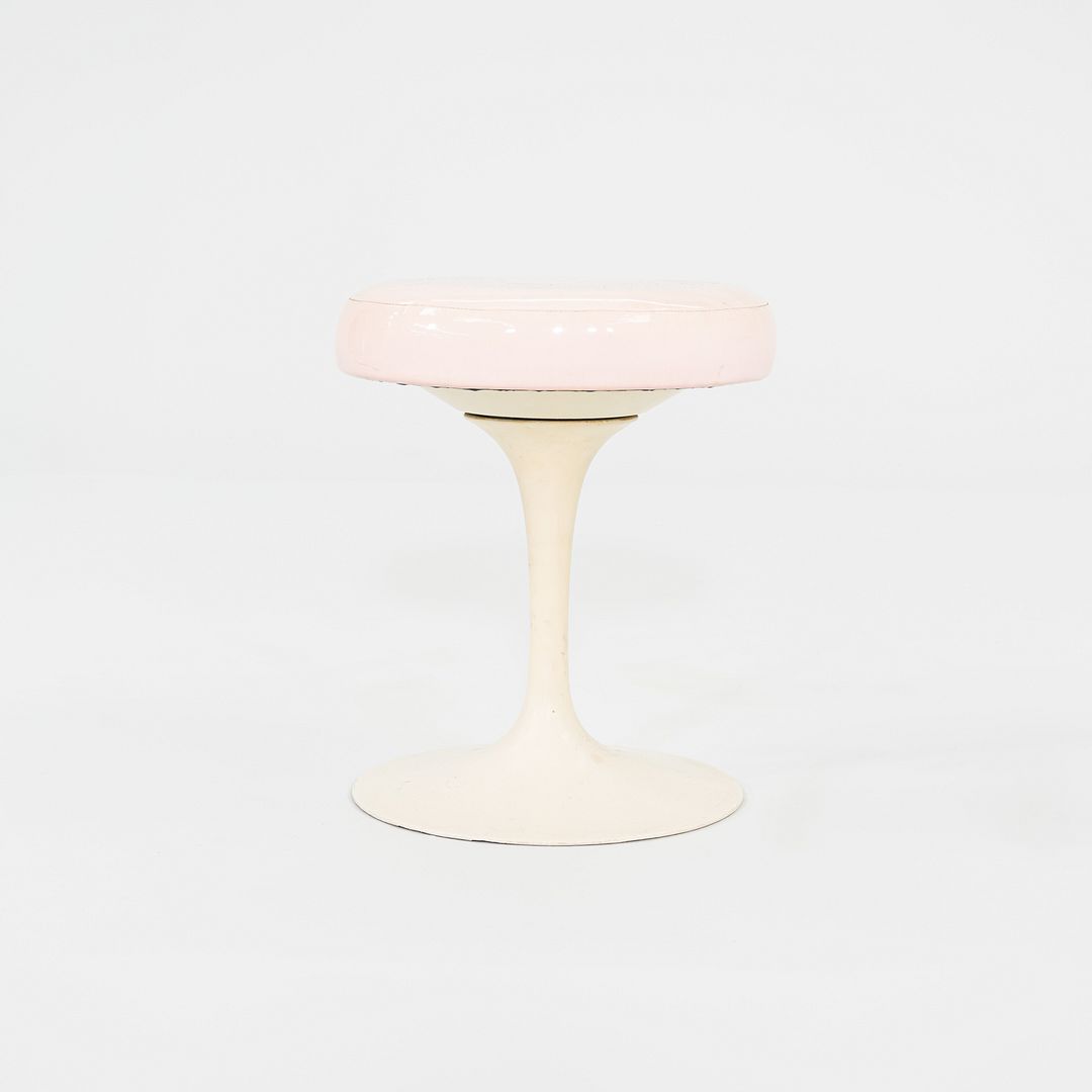 152 Tulip Stool